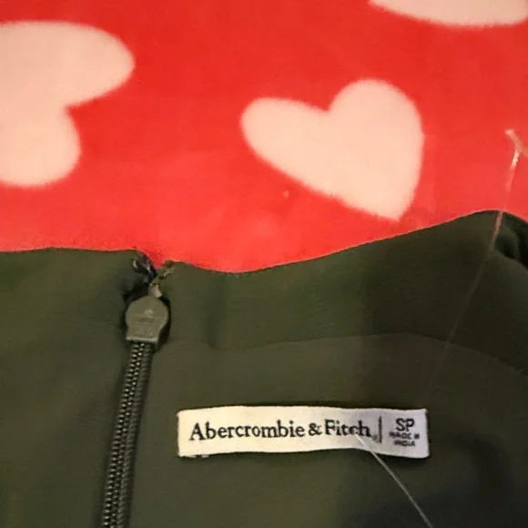 Abercrombie and Fitch Sleeveless Dark Olive Green Shift Dress with Black Belt - Picture 5 of 6